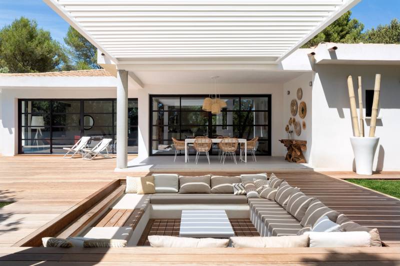 Inspiration pergola bioclimatique Teck Aménagement Var