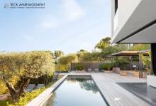 Notre zone d'activité pour ce service Pergola bioclimatique bois exotique 4x3m à Toulon dans le Var : protection élégante adaptée au climat méditerranéen