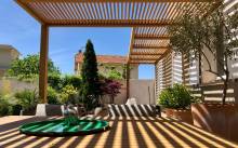 Notre zone d'activité pour ce service Pergola bioclimatique en bois exotique pensée pour cuisine d’été à Draguignan 83300 : aménagez un espace repas fonctionnel et protégé en 2026