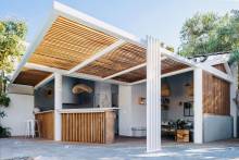 Notre zone d'activité pour ce service Pergola bioclimatique bois exotique 4x3m à Saint-Raphaël 83118 : protection élégante adaptée au climat méditerranéen