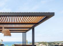 Notre zone d'activité pour ce service Pergola bioclimatique bois exotique 4x3m à Bandol 83150 : protection élégante adaptée au climat méditerranéen